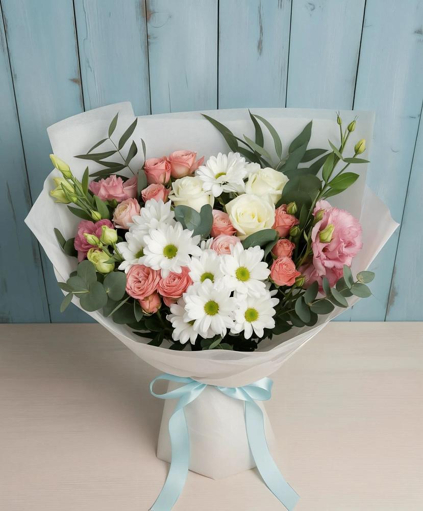 Букет цветов из: Розы, Лизиантусы и Хризантемы в Первоавгустовском