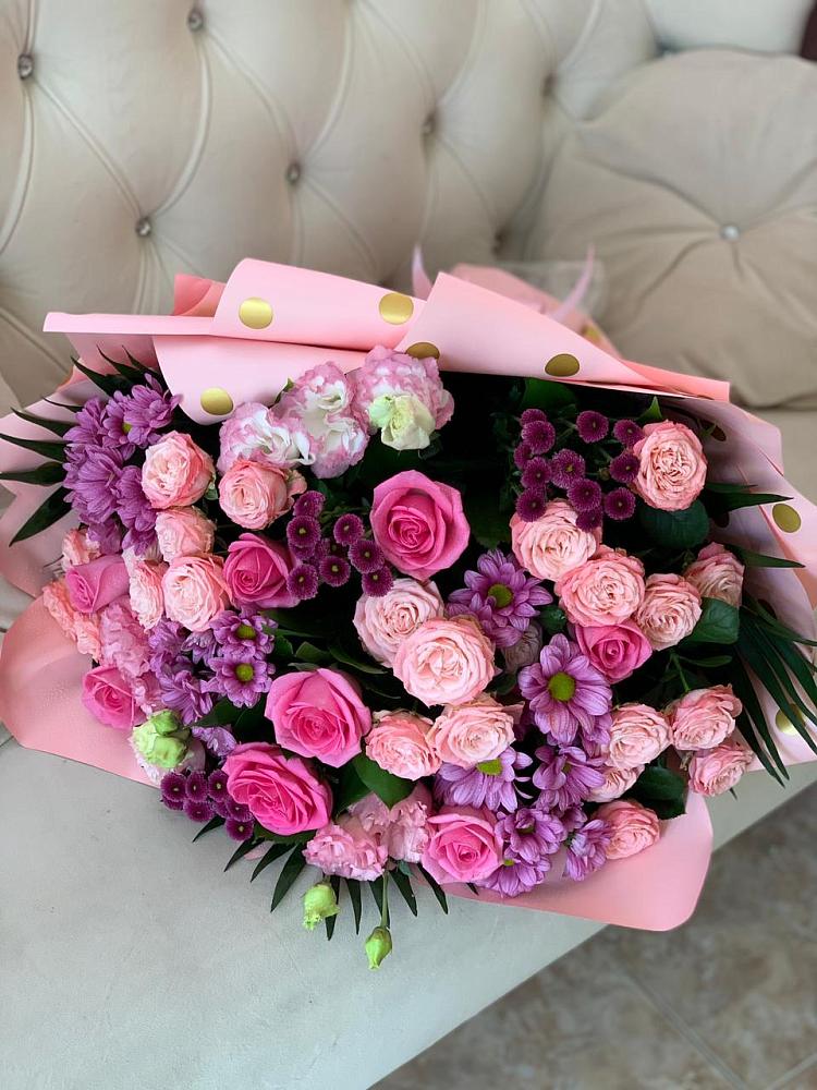 Букет цветов из: Хризантемы, Розы и Лизиантусы в Первоавгустовском