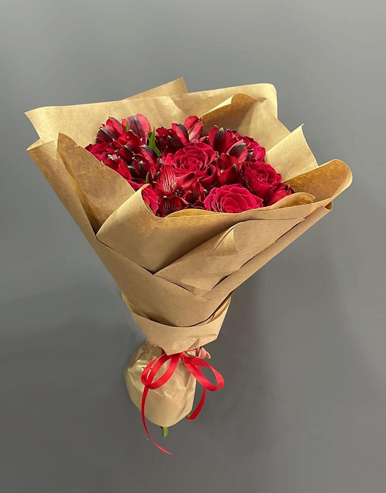 Букет цветов из: Альстромерии и Розы в Первоавгустовском