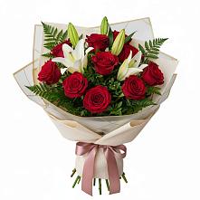 Букет цветов из:  Лилии и Розы в Первоавгустовском