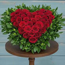 Цветочная композиция из Розы в виде сердца в Первоавгустовском