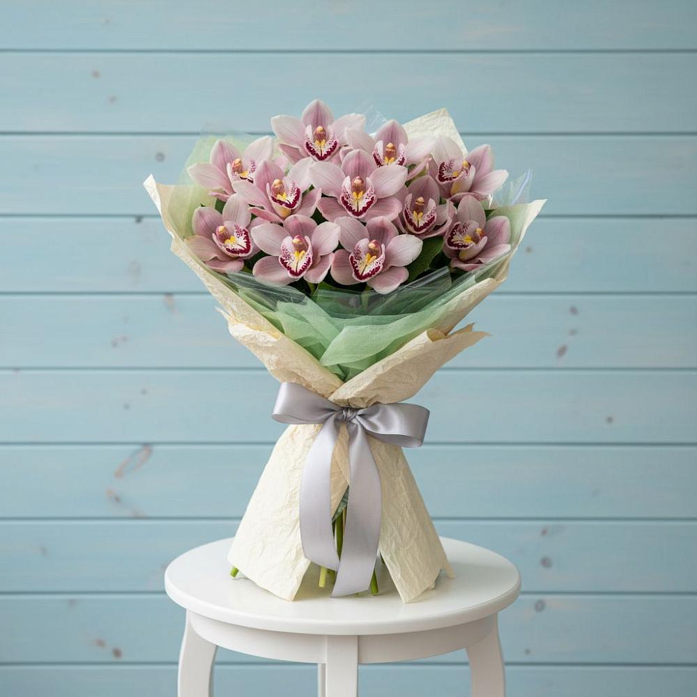 Букет цветов из: Орхидеи и Розы в Первоавгустовском