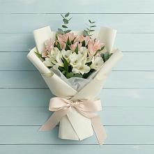 Букет цветов из:  Альстромерии #REPLACE_PRED# Первоавгустовском