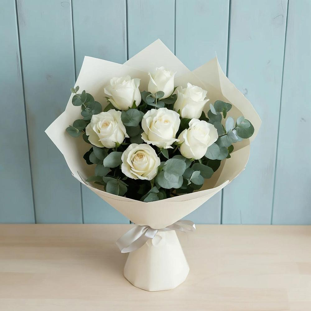 Букет Белые розы в Эвкалипте в Первоавгустовском