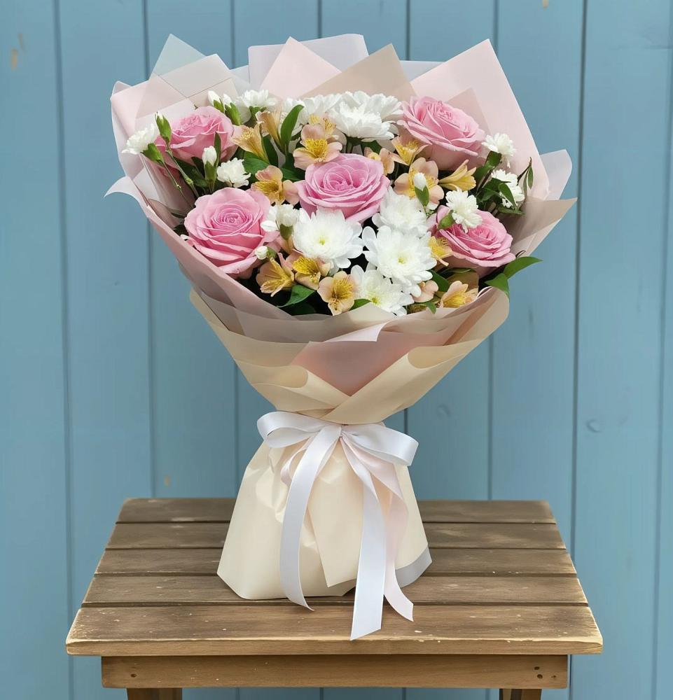 Букет цветов из: Гвоздики, Орхидеи и Розы в Первоавгустовском