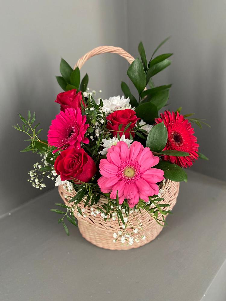 Цветочная композиция из Розы, Хризантемы и Герберы в корзине в Первоавгустовском